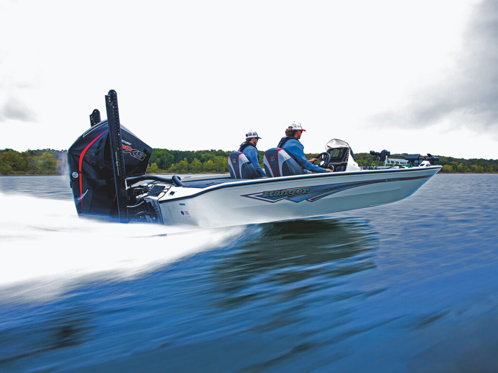 Рейнджер Альфа 208 швидко прямує