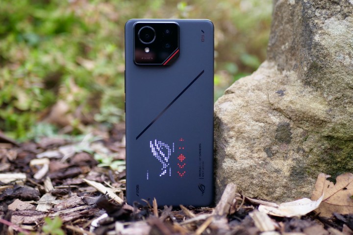 Задня панель Asus ROG Phone 9 Pro.