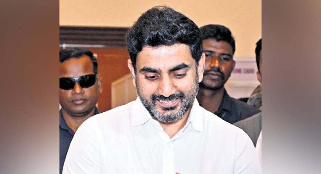 Міністр ІТ Локеш проводить 54-й Праджа Дарбар, обіцяючи вирішувати проблеми людей
