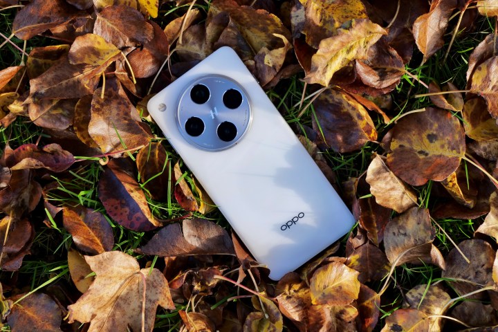 Задня панель Oppo Find X8 Pro.
