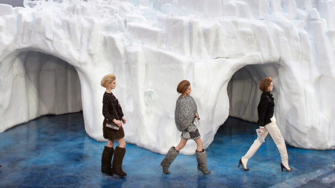 Злітно -посадкова смуга, зустрічайте схили - візуальна історія модних показів зимової країни чудес у цей сніговий день
