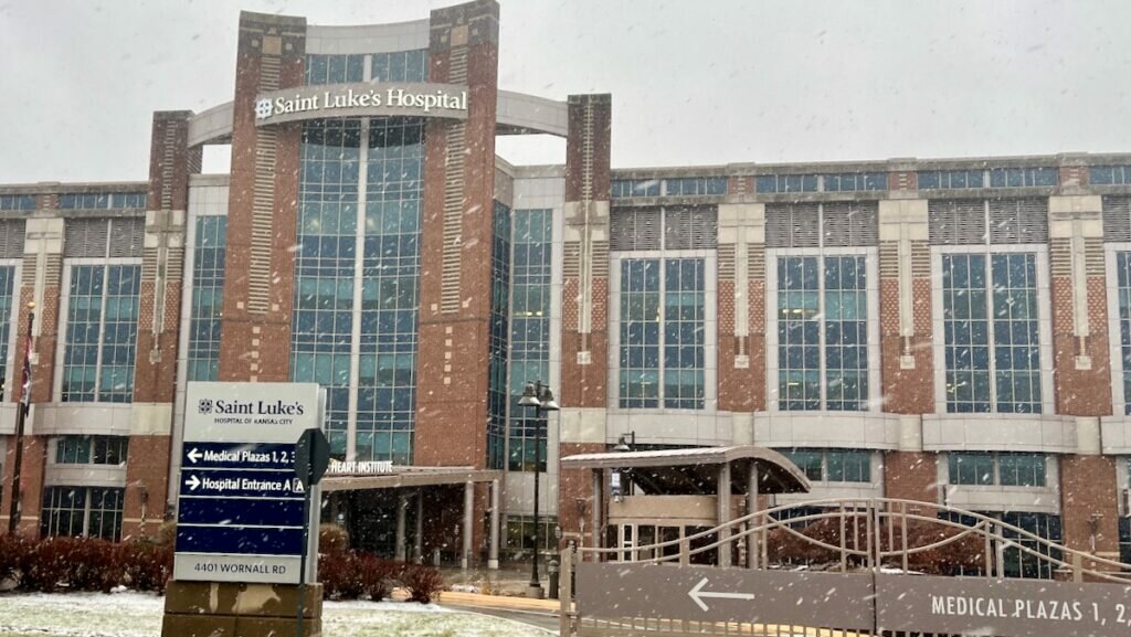 Сядки лікарні Міссурі приходять з одним неминучим: більші виконавчі зарплату
