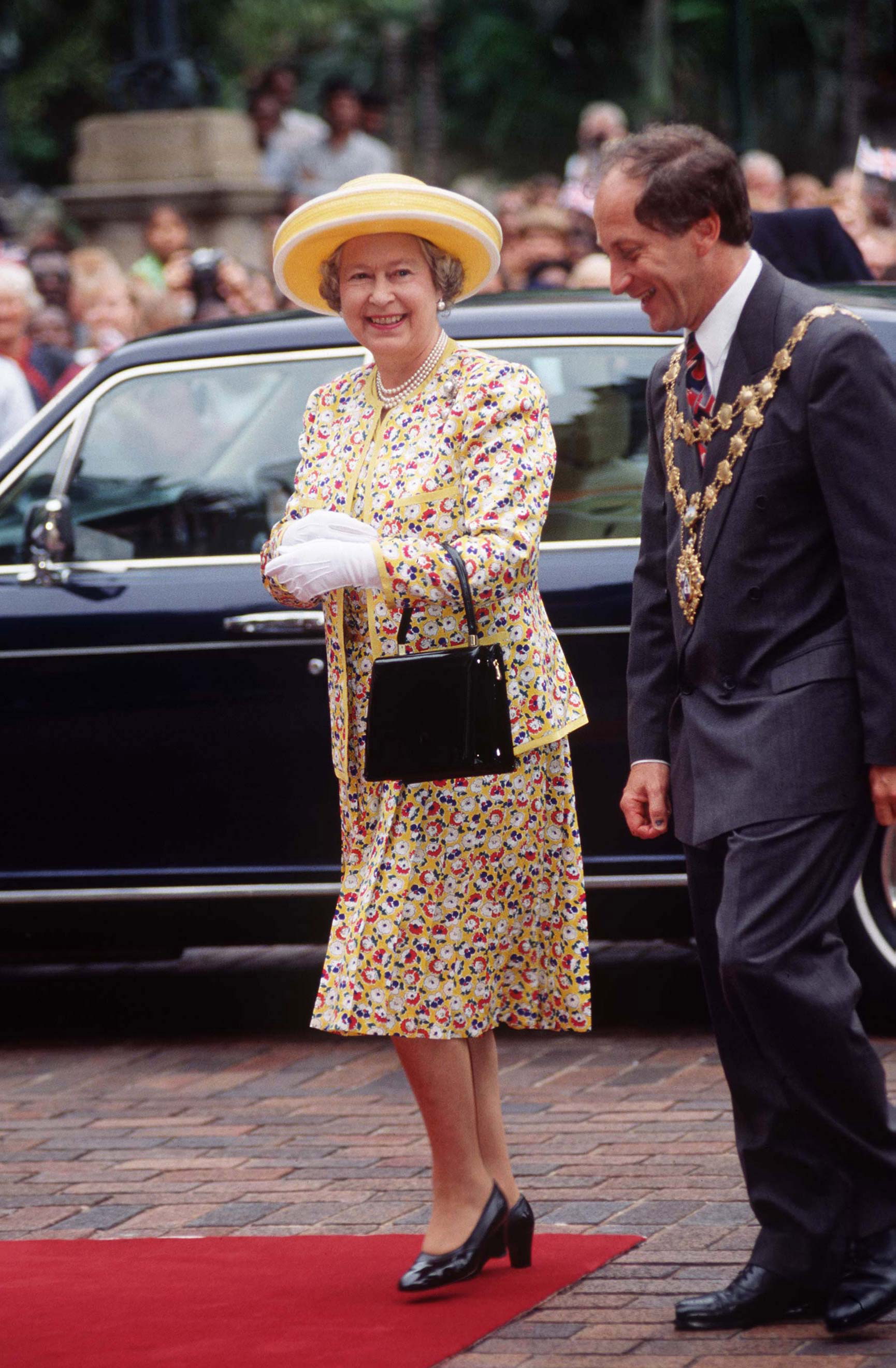 сумка - королева Єлизавета