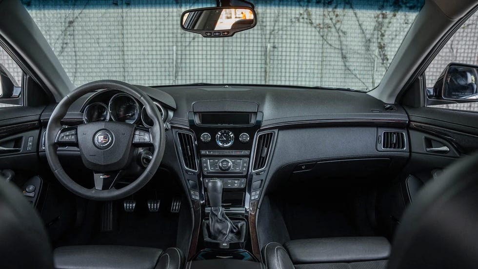 2014 Cadillac CTS проти Вагонового інтер'єру