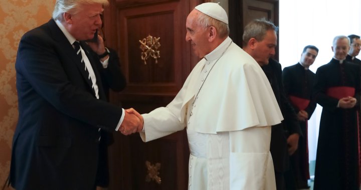 Дональд Трамп публікує AI зображення себе як Папа, іскрить критику
