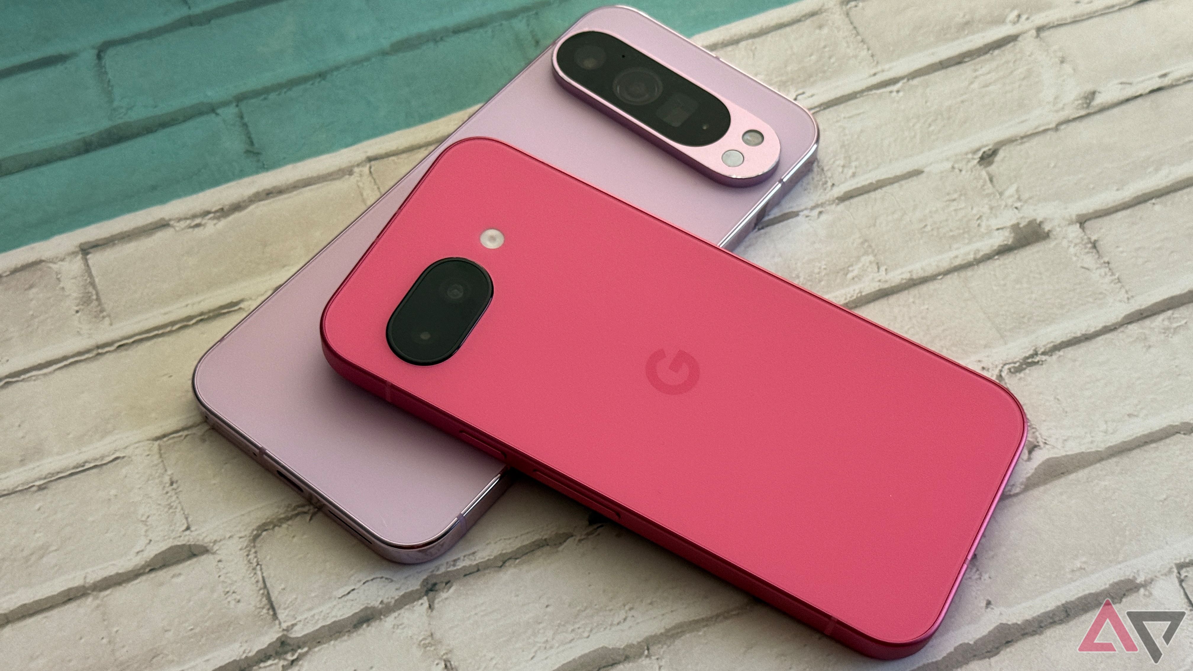 Google Pixel 9A Лакінг поверх Google Pixel 9 Pro XL