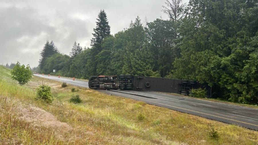 Всі смуги I-90 на схід знову відкриються після напівпруги перекидання
