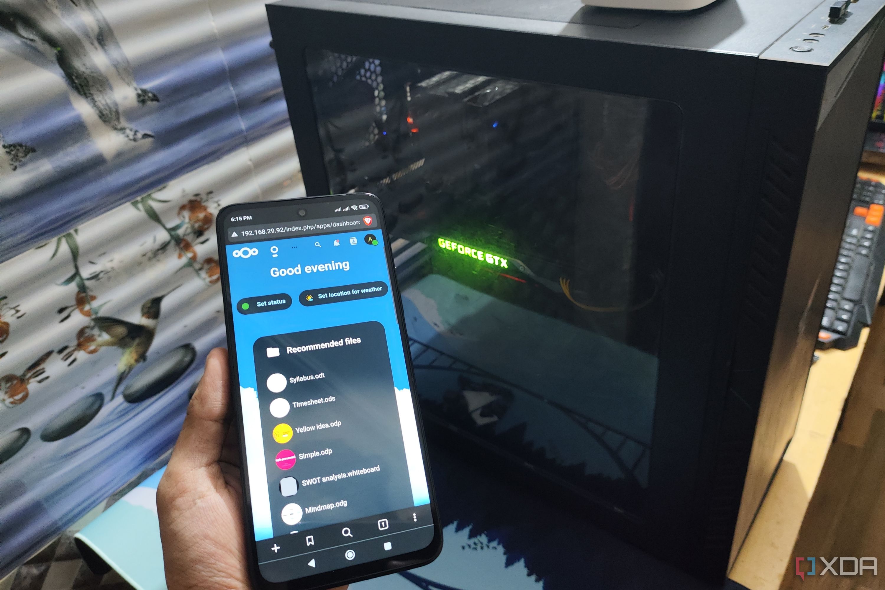 Наступний інтерфейс користувача, що відображається на Poco M6 Pro, з ПК у фоновому режимі