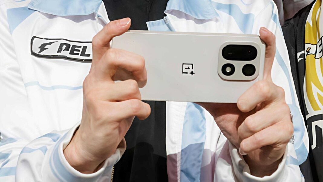 Огляд OnePlus 15 вийшов ще до офіційного запуску телефону
