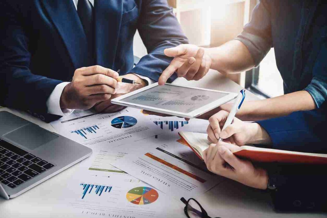 Інноваційні рішення для розумніших продажів, маркетингу та досвіду клієнтів
