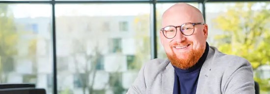 Не можете переглянути це зображення? Відвідайте: https://www.vivatop.com.ua/wp-content/uploads/2025/10/londonskyj-ekspert-z-optymizacziyi-poshukovyh-system-kristofer-klouz-zapuskaye-dostupnyj.jpg
