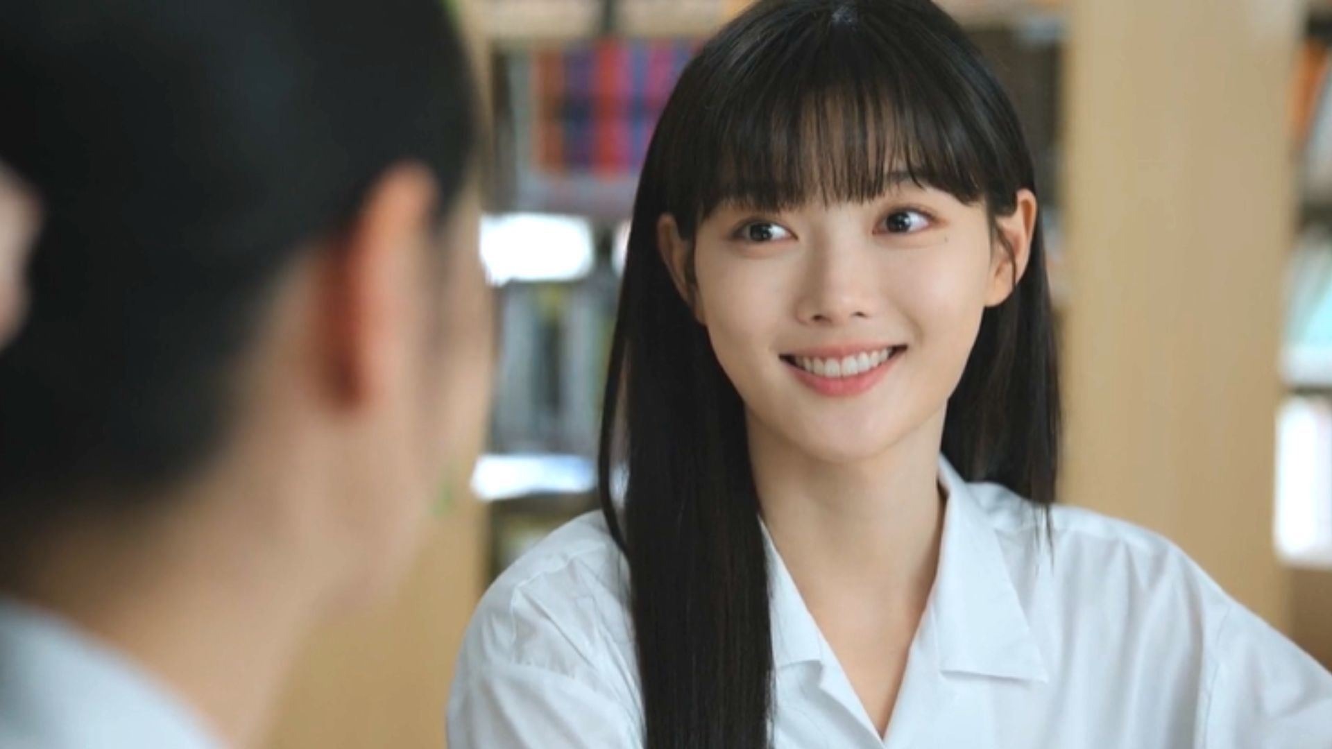 А-джін знищила свою суперницю в середній школі (Зображення через Viki)