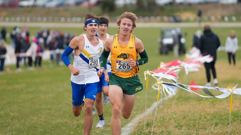 Чоловіки NDSU посіли 3 місце на чемпіонаті Summit League Cross Country
