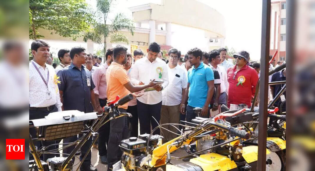 Міністр Кондапаллі Шрінівас наполягає на подвоєнні доходів фермерів | Новини Віджаявади
